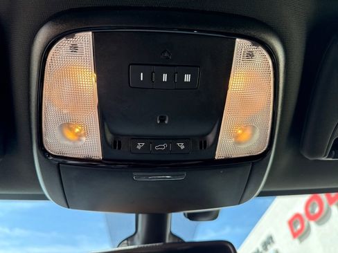 Used 2025 Dodge Durango GT AWD/4WD image 31