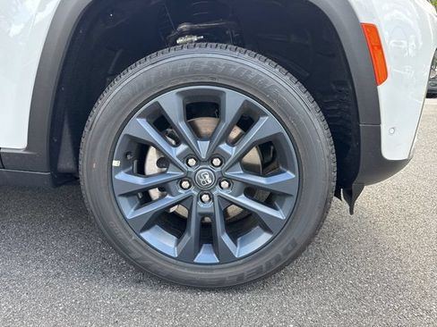 New 2026 Jeep Grand Cherokee L Limited AWD/4WD image 12