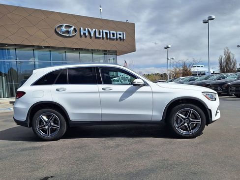 Used 2022 Mercedes-Benz GLC 300 4MATIC image 2