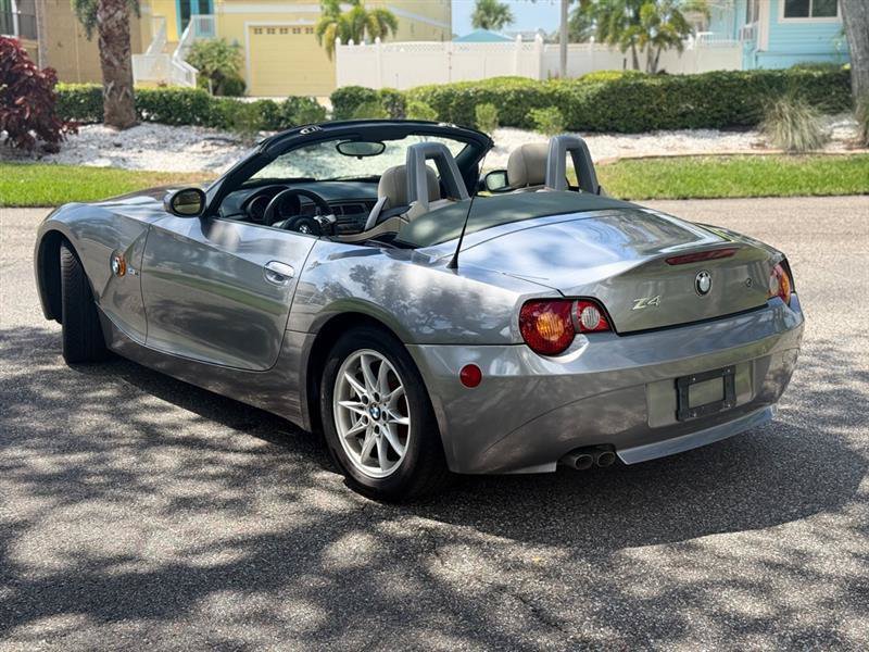 Used 2004 BMW Z4 2.5i RWD image 3