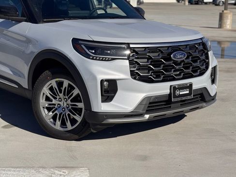 New 2026 Ford Explorer Platinum RWD image 3