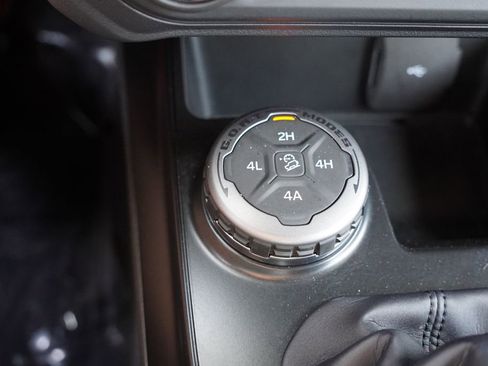 Certified 2025 Ford Bronco 2-Door w/ Sasquatch Package image 25