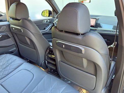 Used 2024 BMW X5 sDrive40i w/ M Sport Package RWD image 36