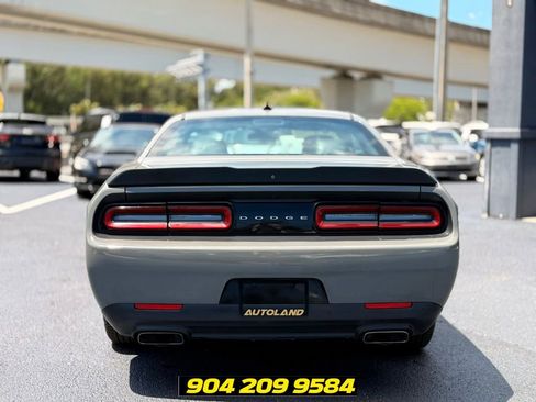 Used 2017 Dodge Challenger R/T Scat Pack RWD image 6