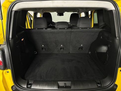 Used 2023 Jeep Renegade Trailhawk image 17