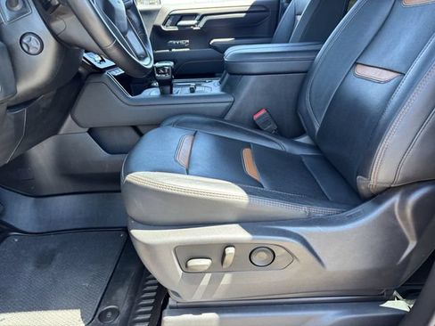 Used 2025 GMC Sierra 1500 AT4 w/ AT4 Premium Package AWD/4WD image 18