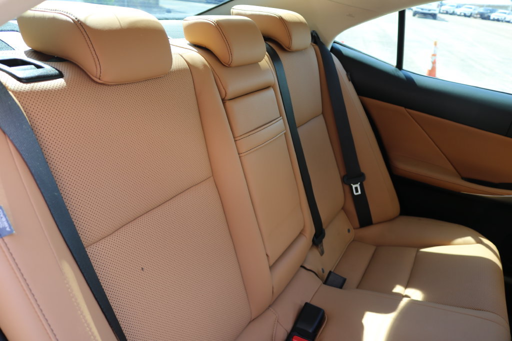 Used 2019 Lexus IS 300 w/ Premium Package RWD image 17