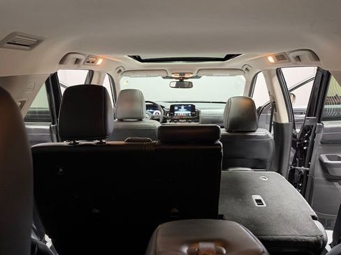 Used 2022 Nissan Pathfinder Platinum w/ Lighting Package (N92) AWD/4WD image 23