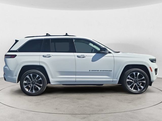 Used 2022 Jeep Grand Cherokee Overland AWD/4WD image 4