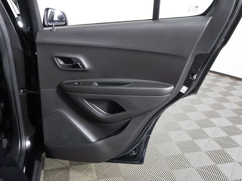 Used 2018 Chevrolet Trax LS FWD image 22