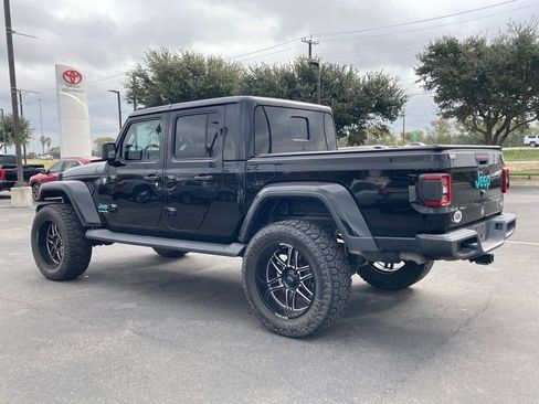Used 2020 Jeep Gladiator Overland image 6