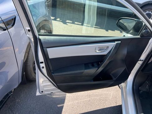 Used 2017 Toyota Corolla LE w/ Carpet Mat Package (TMS) FWD image 9