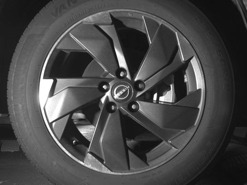 Used 2025 Nissan Rogue SV image 13