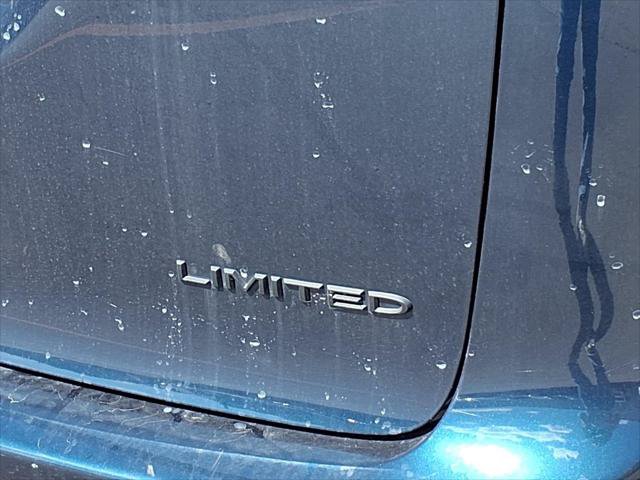 Certified 2025 Chrysler Pacifica Limited FWD image 26