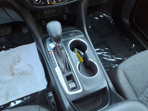 Used 2024 Chevrolet Equinox LT image 20