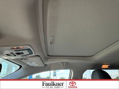 Used 2024 Toyota Sienna XLE AWD/4WD image 29