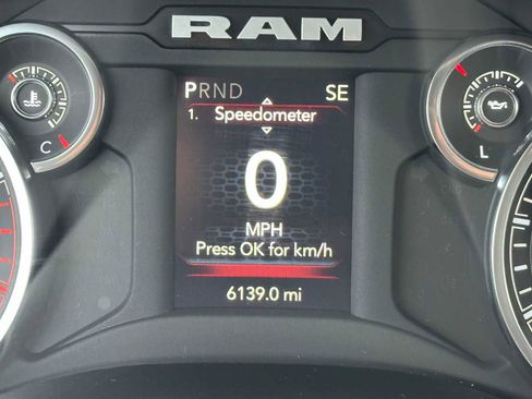 Used 2024 RAM 2500 Tradesman w/ Chrome Appearance Group image 25