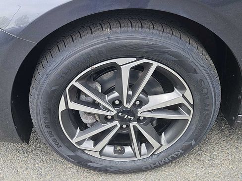 Used 2023 Kia Forte LXS FWD image 7