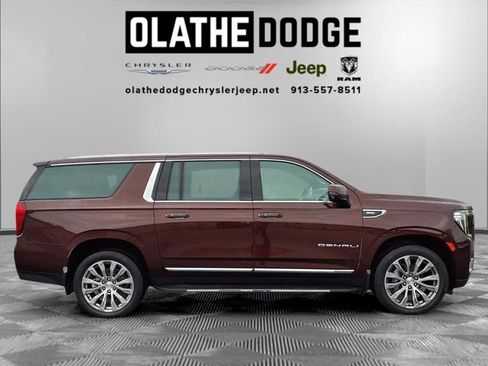 Used 2022 GMC Yukon XL Denali image 32
