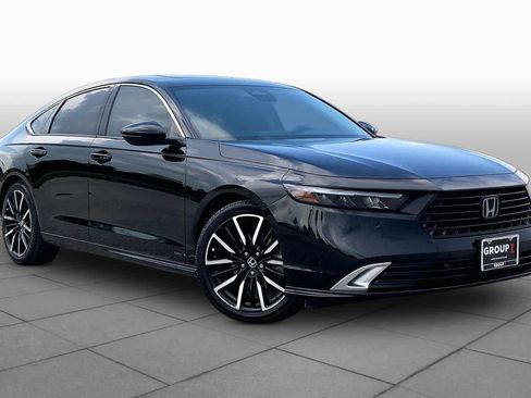 Used 2024 Honda Accord Touring image 3