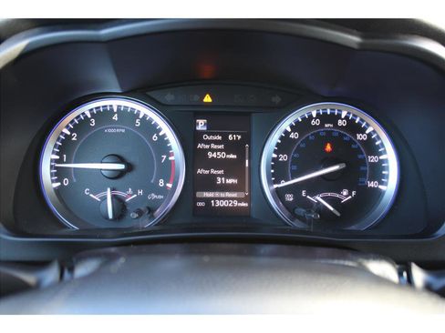 Used 2017 Toyota Highlander SE image 21