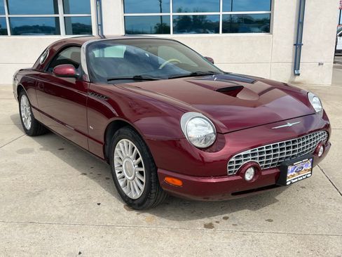 Used 2004 Ford Thunderbird RWD image 3