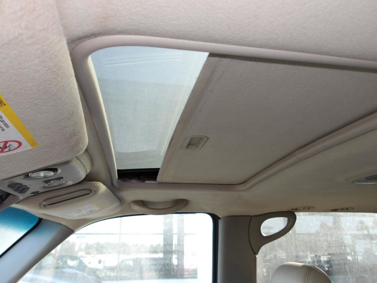 Used 2002 GMC Yukon XL SLT AWD/4WD image 15