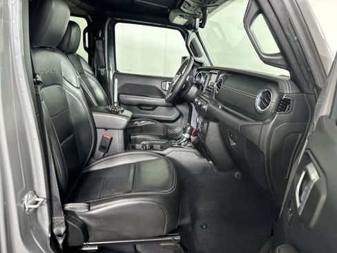 Used 2023 Jeep Wrangler Unlimited Sahara image 28