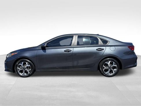 Used 2021 Kia Forte LXS FWD image 2