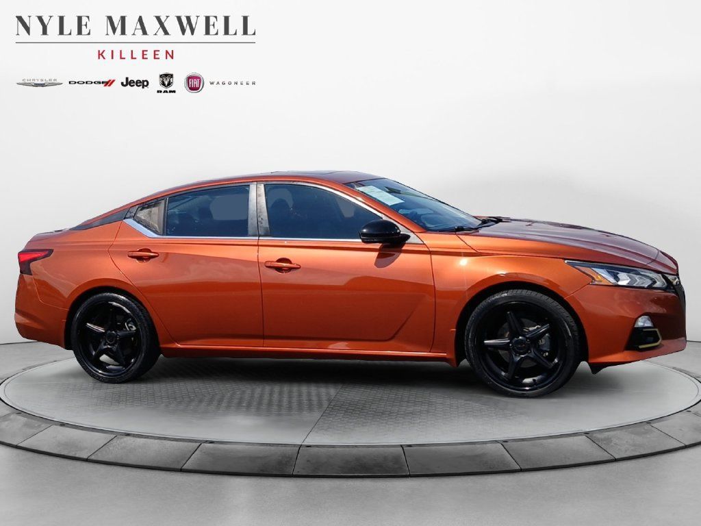 Used 2022 Nissan Altima 2.0 SR FWD image 17