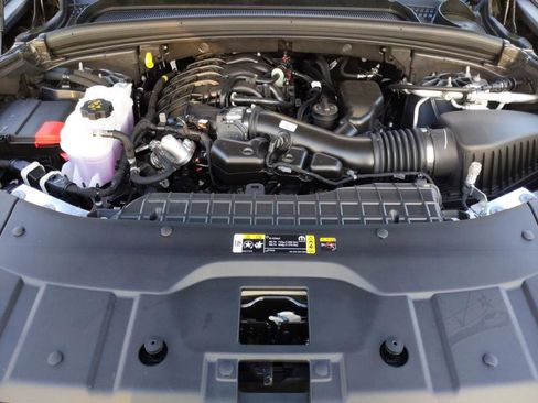 New 2025 Jeep Grand Cherokee L Laredo w/ Luxury Tech Group I RWD image 35