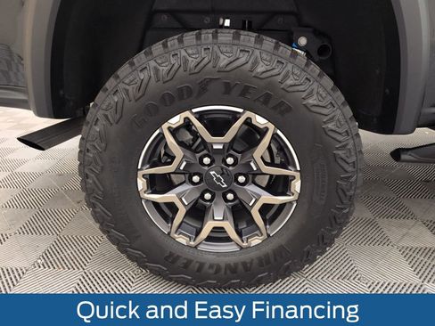 Used 2025 Chevrolet Colorado ZR2 w/ Technology Package image 21