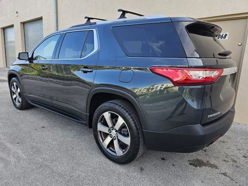 Used 2018 Chevrolet Traverse LT w/ LPO, 'HIT The Road' Package FWD image 10