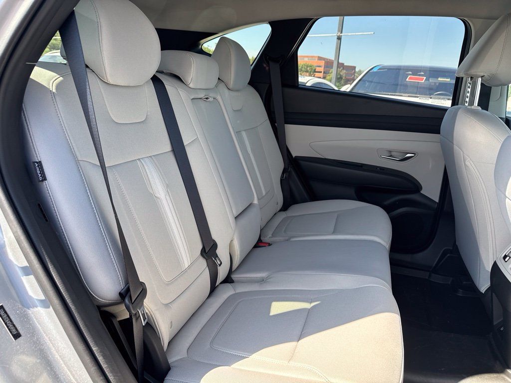 Used 2025 Hyundai Tucson SEL FWD image 7