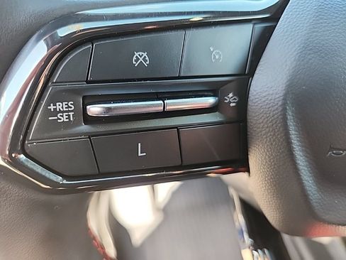 Used 2025 Chevrolet Equinox RS w/ Safety and Technology Package AWD/4WD image 10