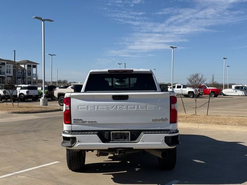 Used 2021 Chevrolet Silverado 2500 High Country w/ Safety Package II image 7