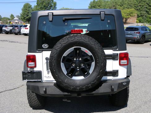 Used 2017 Jeep Wrangler Unlimited Sport w/ Connectivity Group AWD/4WD image 4