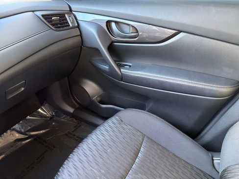 Certified 2019 Nissan Rogue S image 26