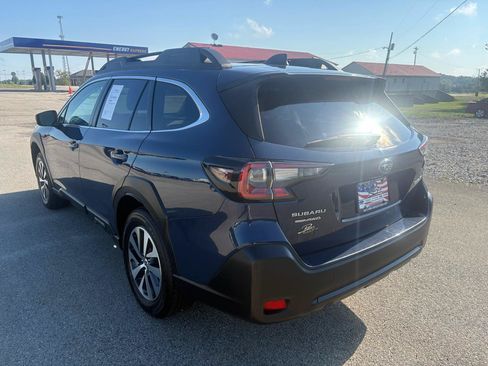 Used 2023 Subaru Outback Premium AWD/4WD image 5