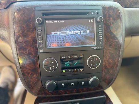 Used 2013 GMC Yukon Denali AWD/4WD image 18