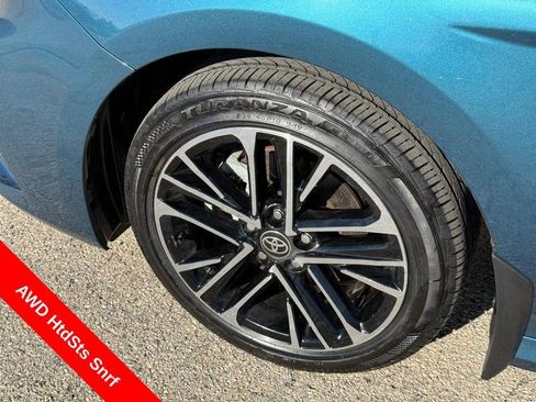 Used 2025 Toyota Camry XLE AWD/4WD image 10
