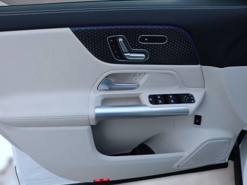 Used 2025 Mercedes-Benz GLA 250 image 27