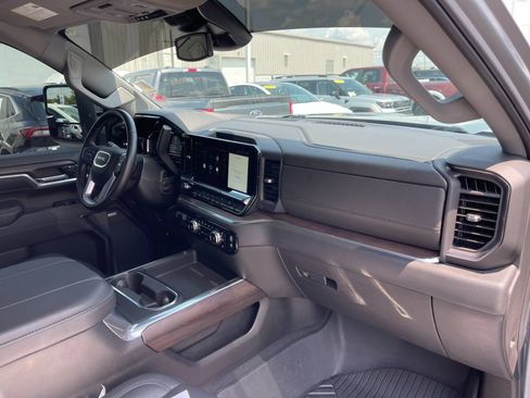 Used 2024 GMC Sierra 3500 SLT w/ SLT Premium Package AWD/4WD image 17