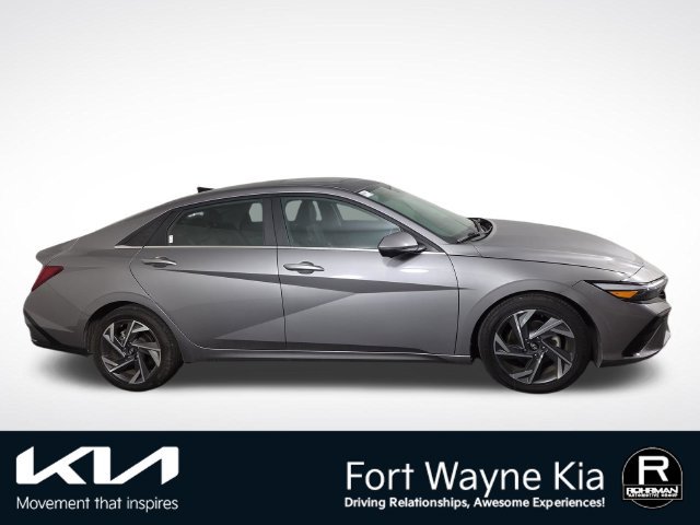 Used 2024 Hyundai Elantra Limited FWD image 5