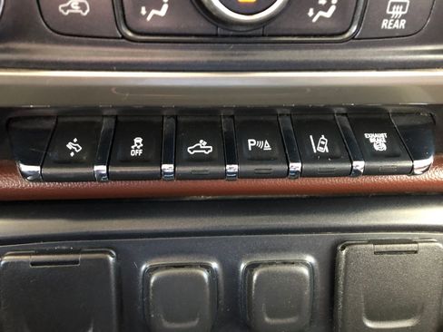 Used 2015 Chevrolet Silverado 3500 High Country w/ Duramax Plus Package image 26