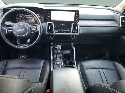 Certified 2022 Kia Sorento S w/ Panoramic Sunroof Package image 13