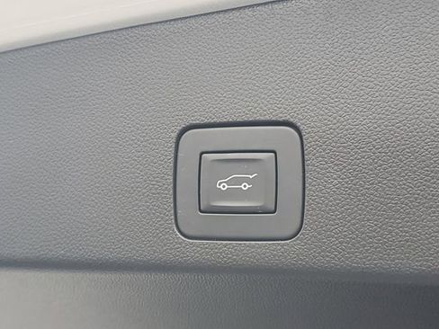 Certified 2023 Buick Encore GX Select w/ Sport Touring Package FWD image 8