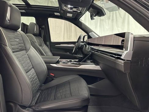 Used 2025 Cadillac Escalade V image 70