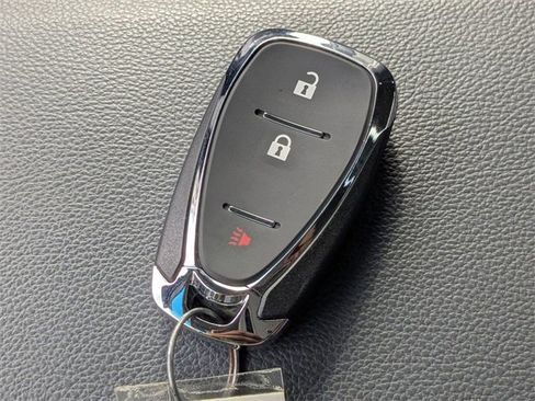 Used 2021 Chevrolet Bolt Premier w/ Infotainment Package image 5