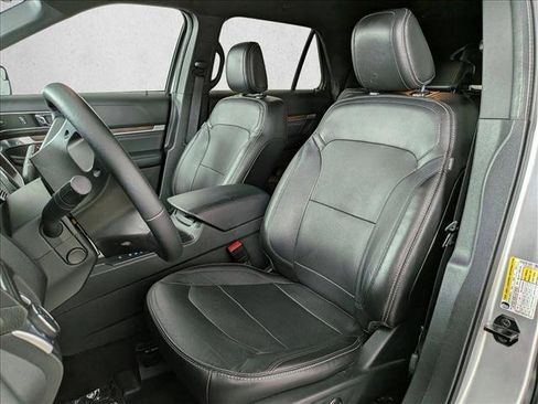 Used 2018 Ford Explorer Limited AWD/4WD image 5